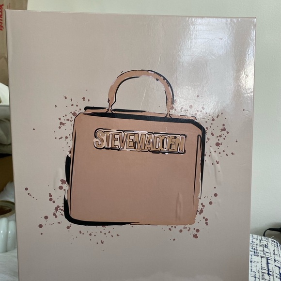 STEVE MADDEN TIMELESS TAUPE THE SPECIAL EDITION EVELYN SET - Picture 4 of 8